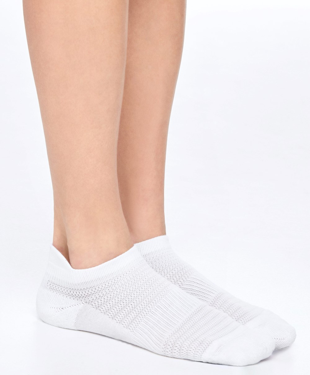 Oysho 3 Pairs Of βαμβακερα Sports Trainer Socks ασπρα | BIFKVR-943