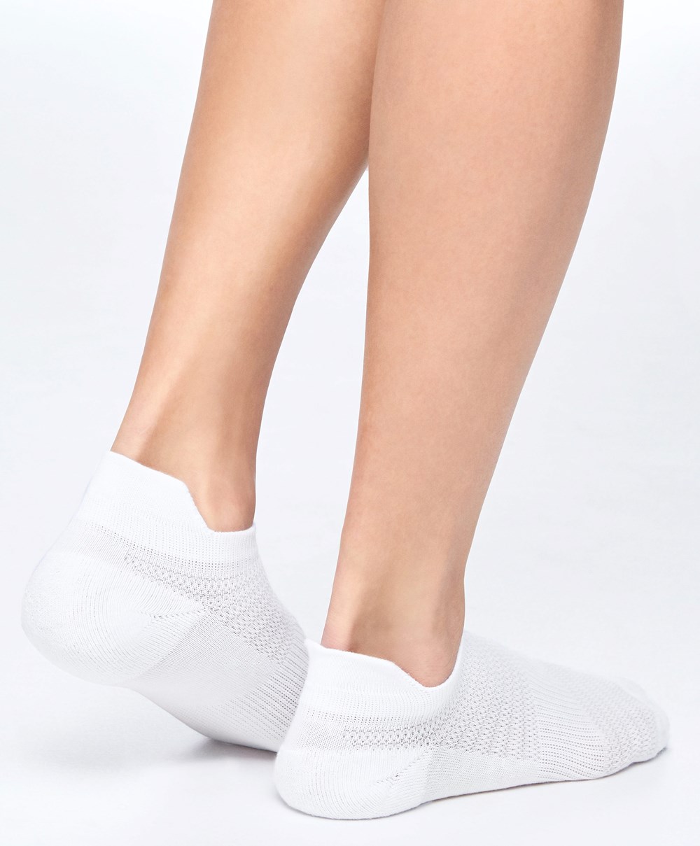 Oysho 3 Pairs Of βαμβακερα Sports Trainer Socks ασπρα | BIFKVR-943