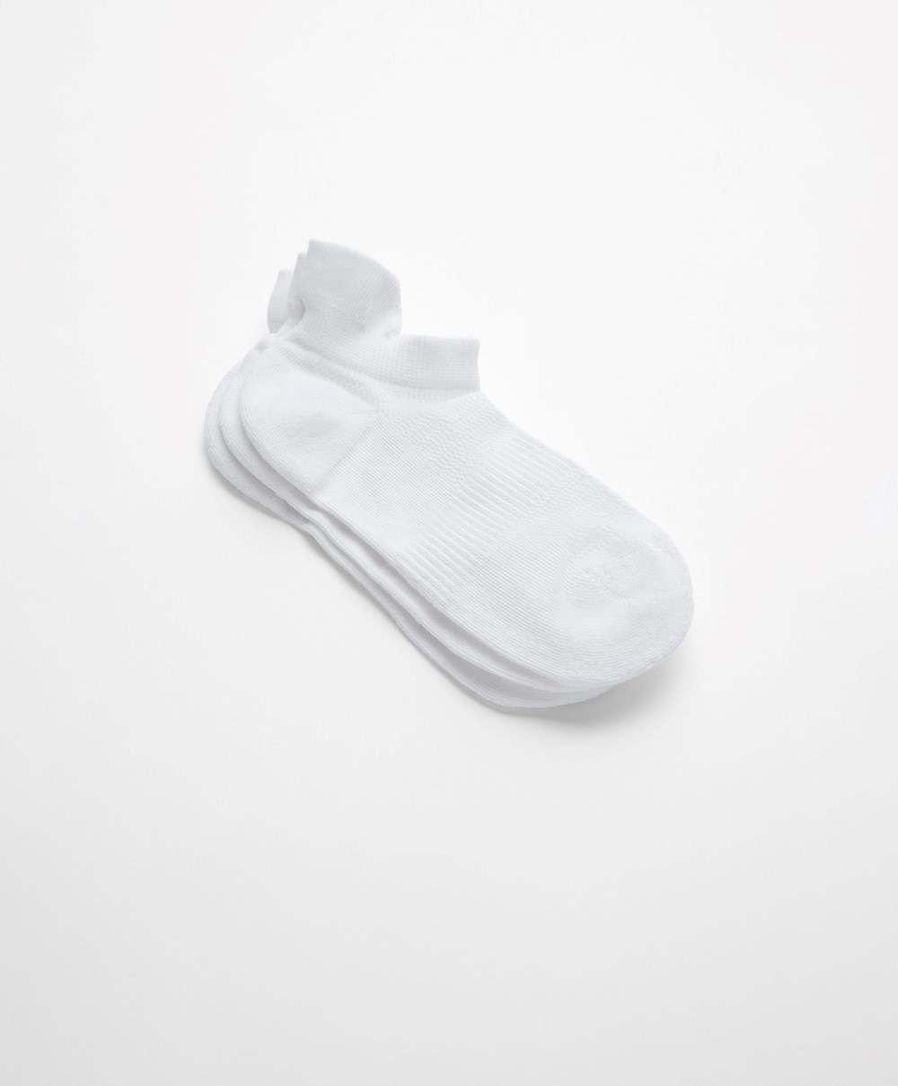 Oysho 3 Pairs Of βαμβακερα Sports Trainer Socks ασπρα | BIFKVR-943