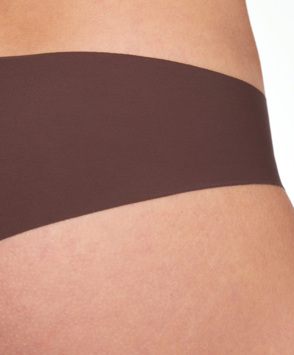 Oysho 3 Pantone™ Invisible Cheeky Brazilian Briefs καφε | WTLDSQ-375