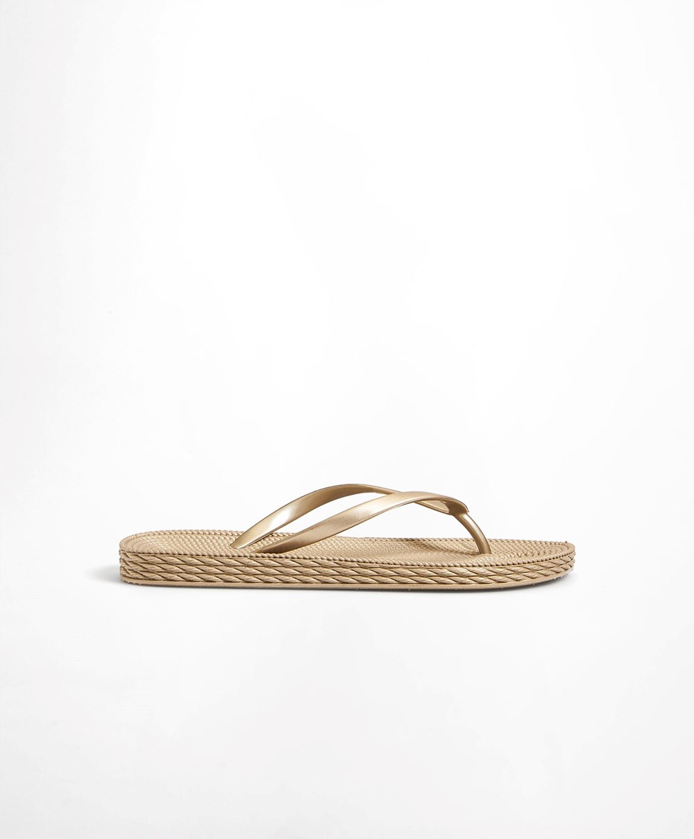 Oysho Gold Textured Beach Sandals χρυσο χρωμα | AVUODI-835