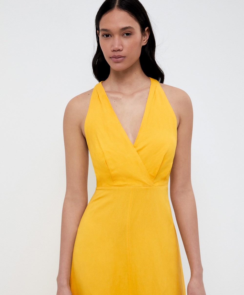 Oysho Knot Back Linen Halterneck φορεμα Mid-yellow | BMLGAU-436