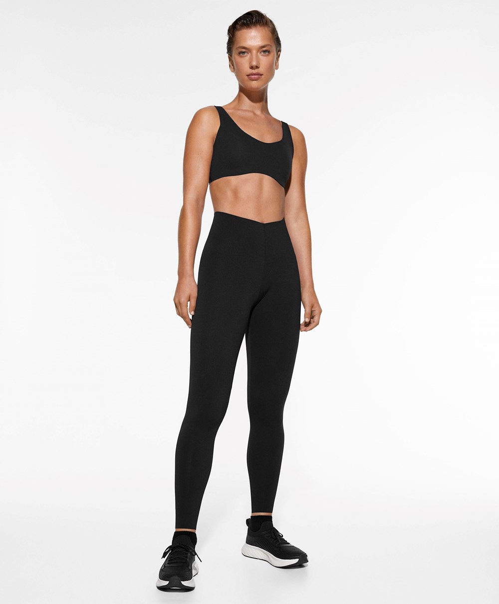 Oysho Light Touch Medium-support Sports Bra μαυρα | AZWTCV-052