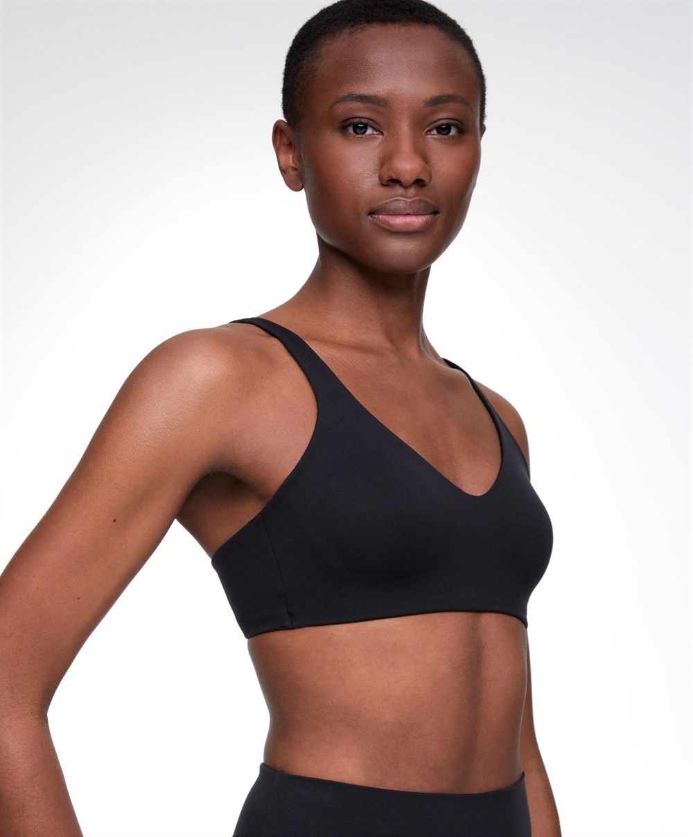 Oysho Light-support Sports Bra μαυρα | TDMKSA-427