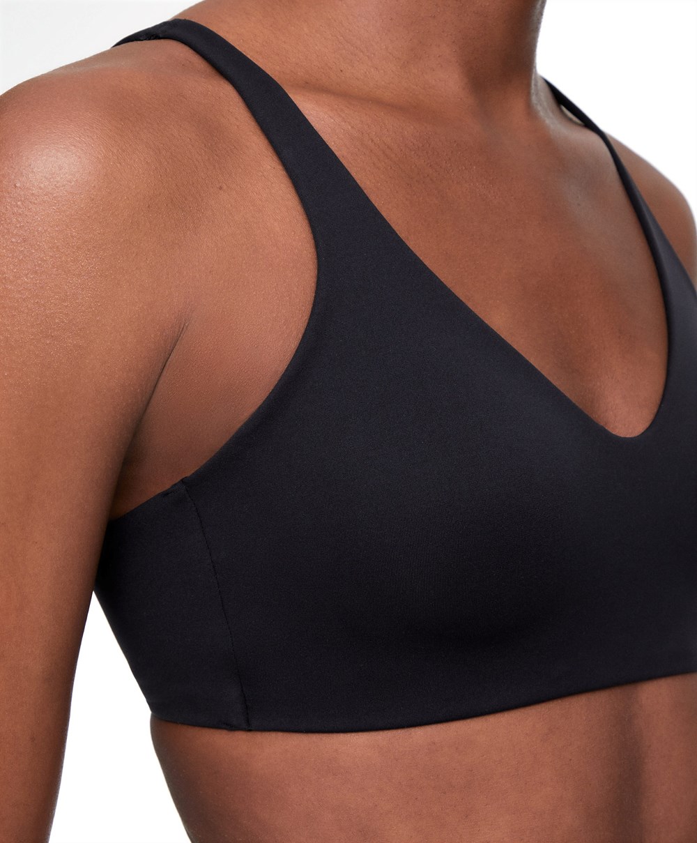 Oysho Light-support Sports Bra μαυρα | TDMKSA-427