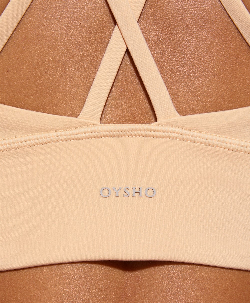 Oysho Medium-support Sports Bra With Cups Vanilla | HEMVQR-026