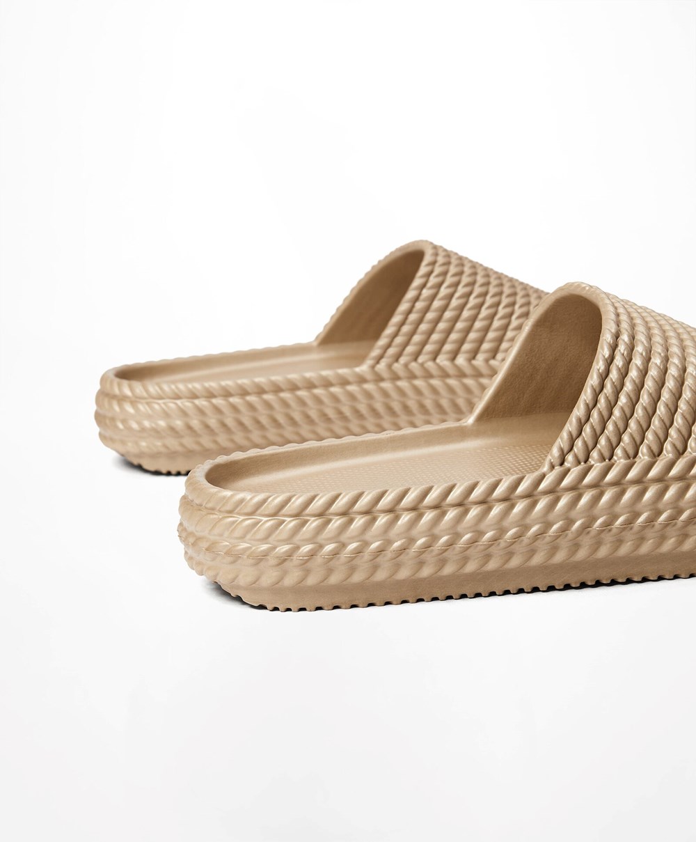 Oysho Metallic Braided flatforms Slides χρυσο χρωμα | OKJAMU-856