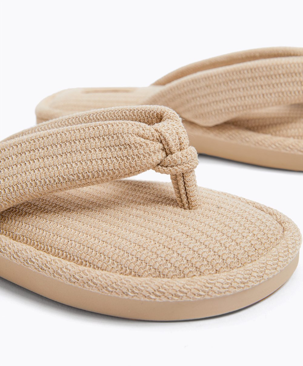 Oysho Texture Στρινγκ Sandals Μπεζ | CIXWPJ-081