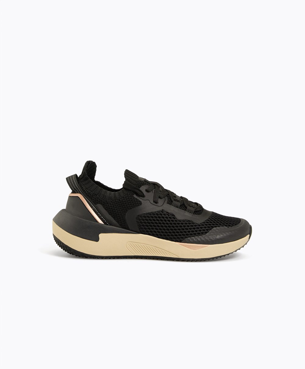 Oysho U-run-stb Trainers μαυρα | LNGTQH-530