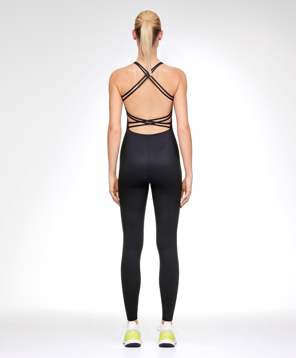 Oysho strappy Back Jumpsuit μαυρα | AINDMT-458