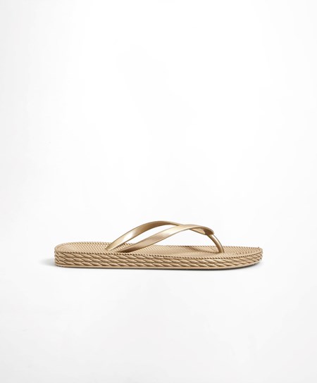 Oysho Gold Textured Beach Sandals χρυσο χρωμα | BNMJAQ-372